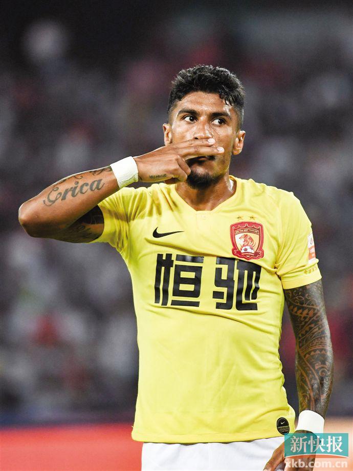 关于关键时刻体能课后，圣安东尼奥马刺防线松动备战中超，压力陡增，团队化学反应显著的信息